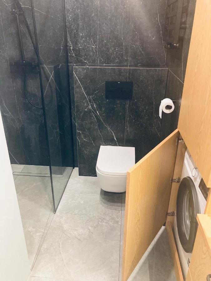 غدانسك Garden Apartment Free Parking Place المظهر الخارجي الصورة