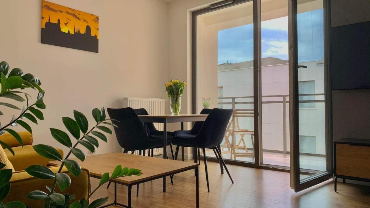 غدانسك Garden Apartment Free Parking Place المظهر الخارجي الصورة